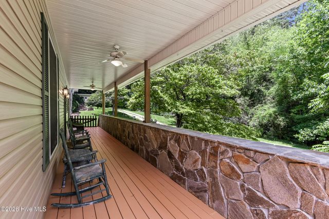 95 Cherokee Avenue, Andrews, NC 28901