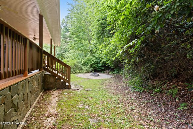 95 Cherokee Avenue, Andrews, NC 28901
