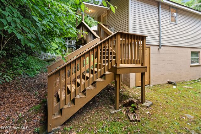 95 Cherokee Avenue, Andrews, NC 28901