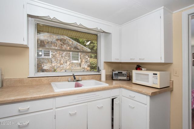 95 Cherokee Avenue, Andrews, NC 28901