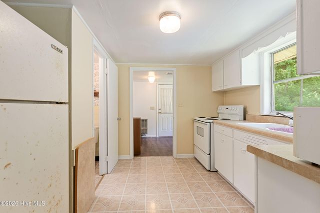 95 Cherokee Avenue, Andrews, NC 28901