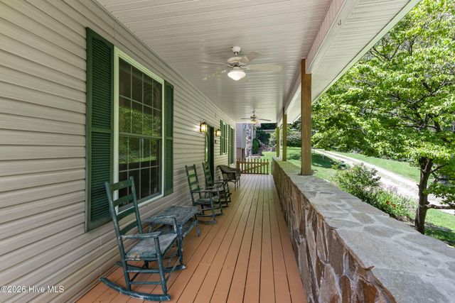 95 Cherokee Avenue, Andrews, NC 28901