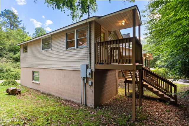 95 Cherokee Avenue, Andrews, NC 28901
