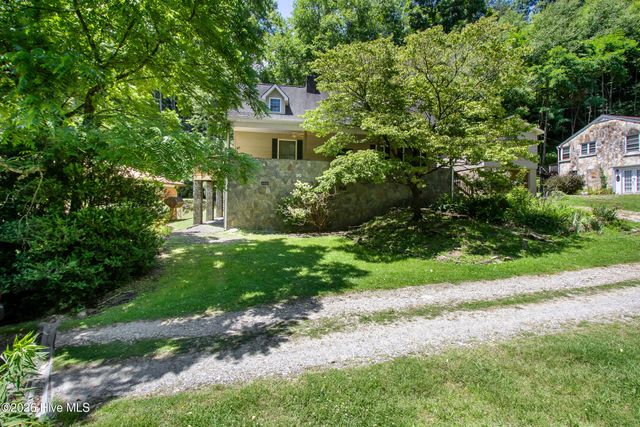 95 Cherokee Avenue, Andrews, NC 28901