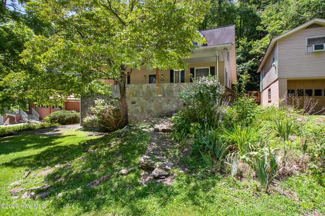 95 Cherokee Avenue, Andrews, NC 28901
