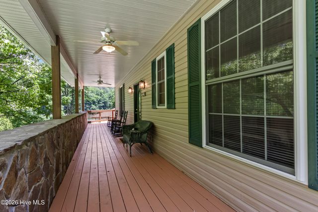 95 Cherokee Avenue, Andrews, NC 28901