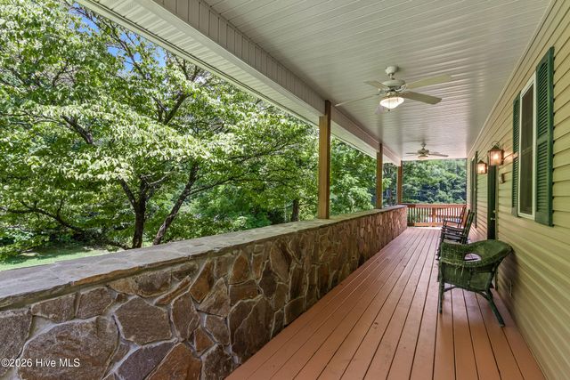 95 Cherokee Avenue, Andrews, NC 28901