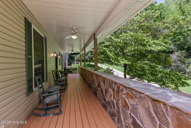 95 Cherokee Avenue, Andrews, NC 28901