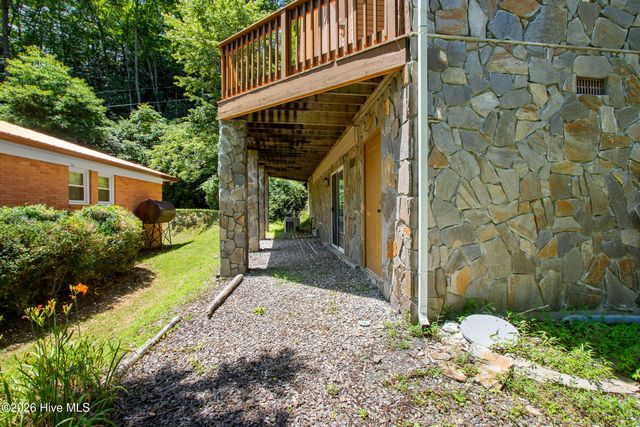 95 Cherokee Avenue, Andrews, NC 28901