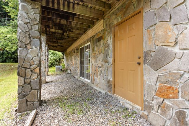 95 Cherokee Avenue, Andrews, NC 28901