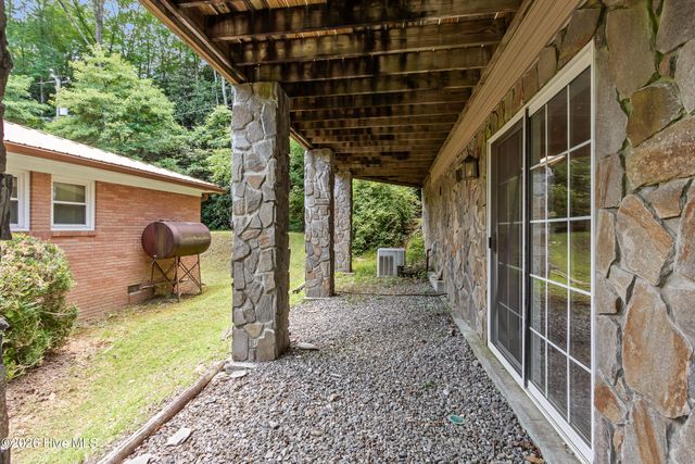 95 Cherokee Avenue, Andrews, NC 28901