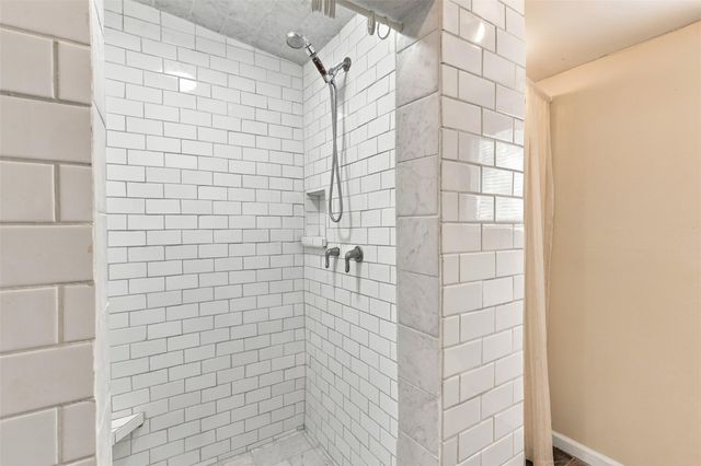 4505 Larch Lane B, Bellaire, TX 77401