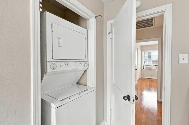 4505 Larch Lane B, Bellaire, TX 77401