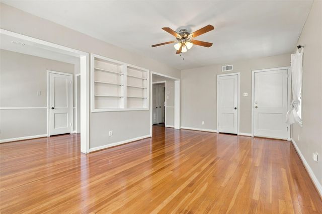 4505 Larch Lane B, Bellaire, TX 77401