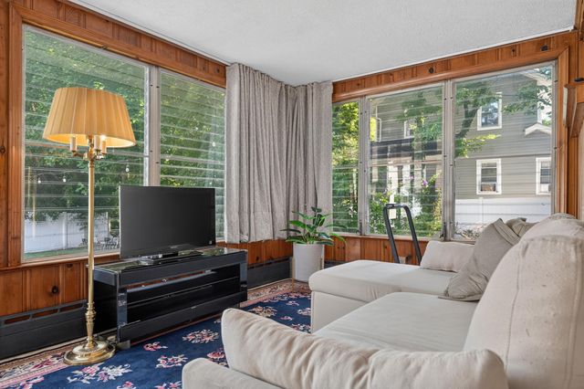38 SHADYSIDE AVE, Dumont, NJ 07628