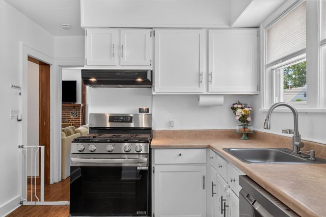 38 SHADYSIDE AVE, Dumont, NJ 07628