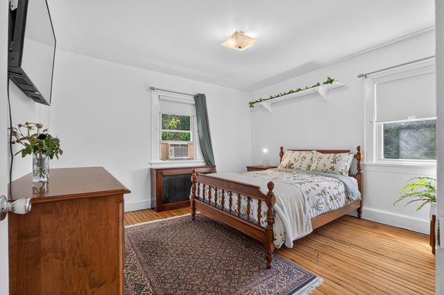 38 SHADYSIDE AVE, Dumont, NJ 07628