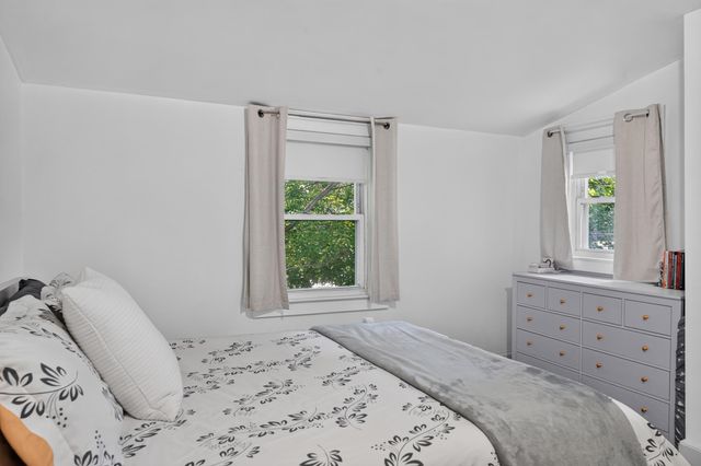38 SHADYSIDE AVE, Dumont, NJ 07628