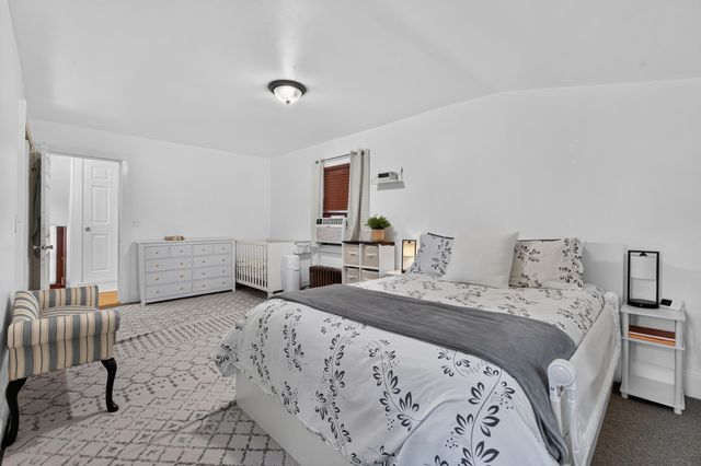 38 SHADYSIDE AVE, Dumont, NJ 07628