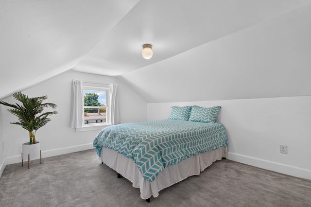 38 SHADYSIDE AVE, Dumont, NJ 07628