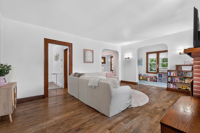 38 SHADYSIDE AVE, Dumont, NJ 07628
