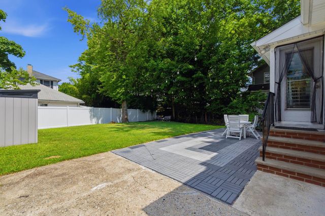 38 SHADYSIDE AVE, Dumont, NJ 07628