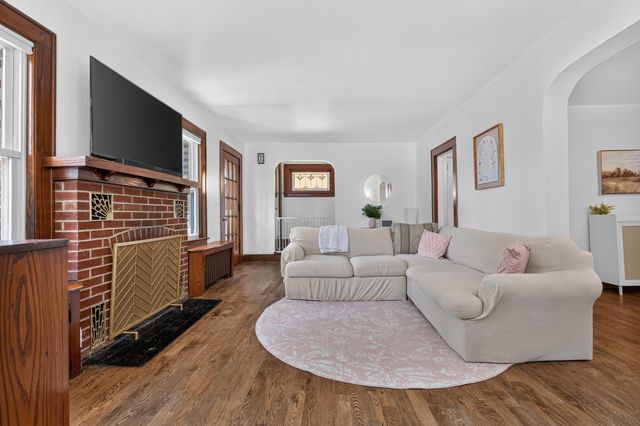 38 SHADYSIDE AVE, Dumont, NJ 07628