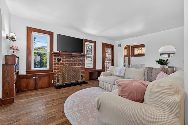 38 SHADYSIDE AVE, Dumont, NJ 07628