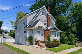 38 SHADYSIDE AVE, Dumont, NJ 07628