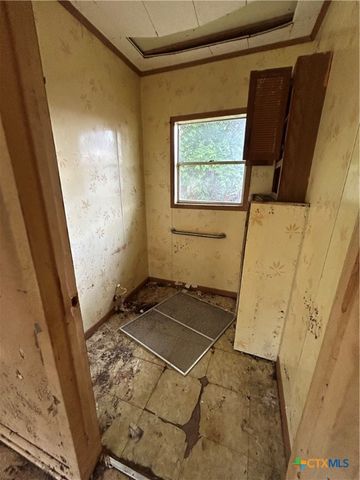 1610 E Rosebud Avenue, Victoria, TX 77901