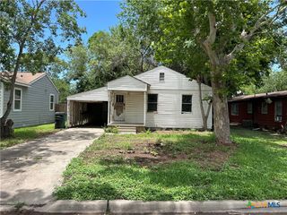 1610 E Rosebud Avenue, Victoria, TX 77901
