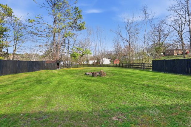 111 Amber Lynn Cir, Columbia, TN 38401