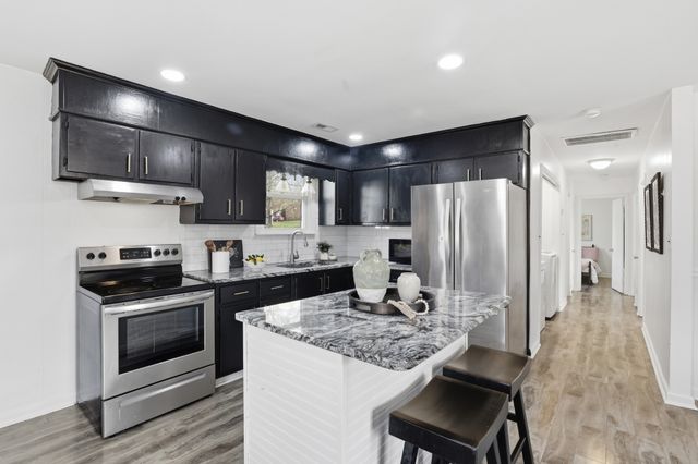 111 Amber Lynn Cir, Columbia, TN 38401