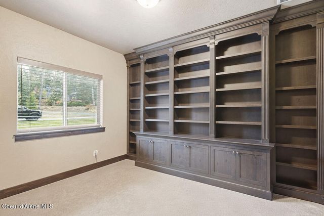 11614 N Waterford LOOP, Hauser, ID 83854