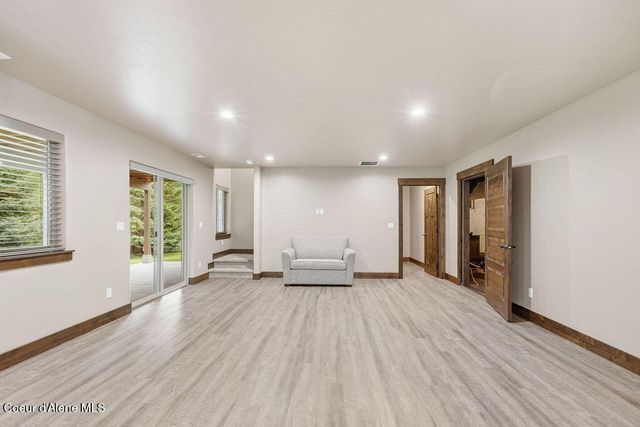 11614 N Waterford LOOP, Hauser, ID 83854