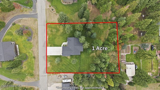 11614 N Waterford LOOP, Hauser, ID 83854