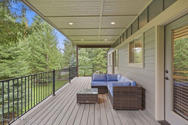 11614 N Waterford LOOP, Hauser, ID 83854