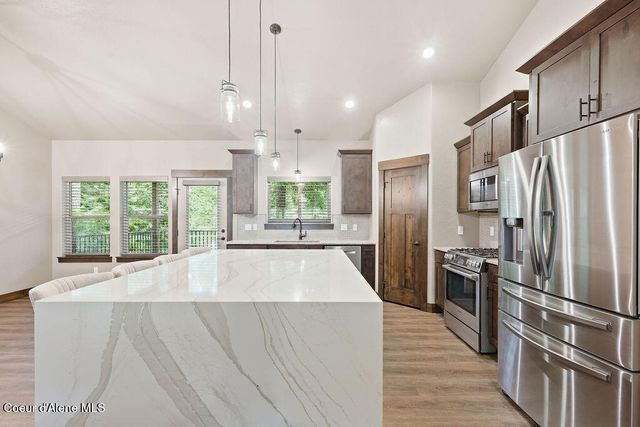 11614 N Waterford LOOP, Hauser, ID 83854