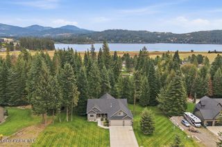 11614 N Waterford LOOP, Hauser, ID 83854