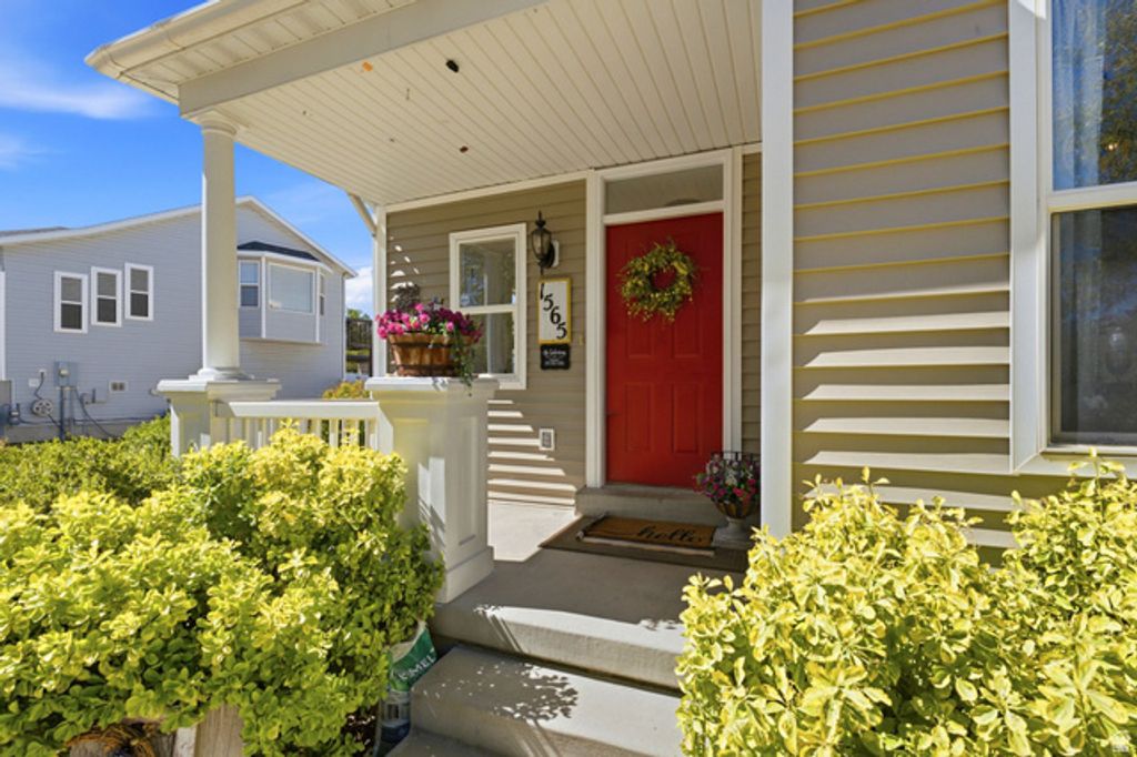 1565 N CANDELLARIA DR, Tooele, UT 84074 — photo 2