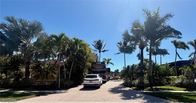 4869 Southern Breeze DR, Naples, FL 34114