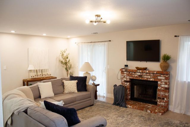 250 Lonely Oak St, Yuba City, CA 95991