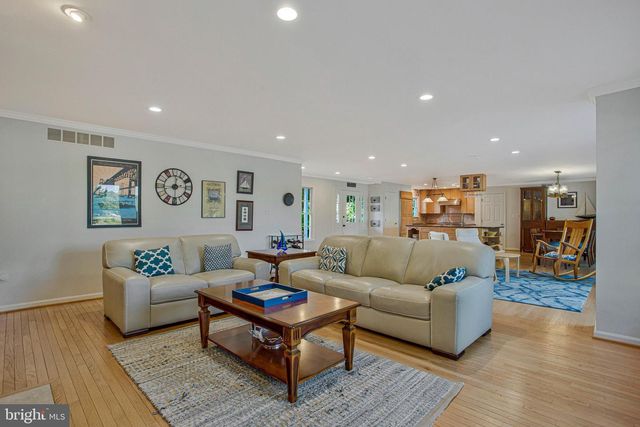 528 GRAYS CREEK RD, Pasadena, MD 21122