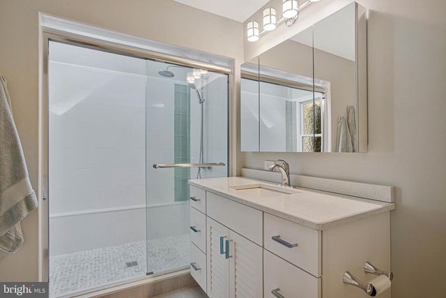528 GRAYS CREEK RD, Pasadena, MD 21122