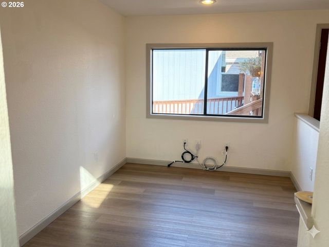 18780 CENTRAL POINT Rd 7, Oregon City, OR 97045