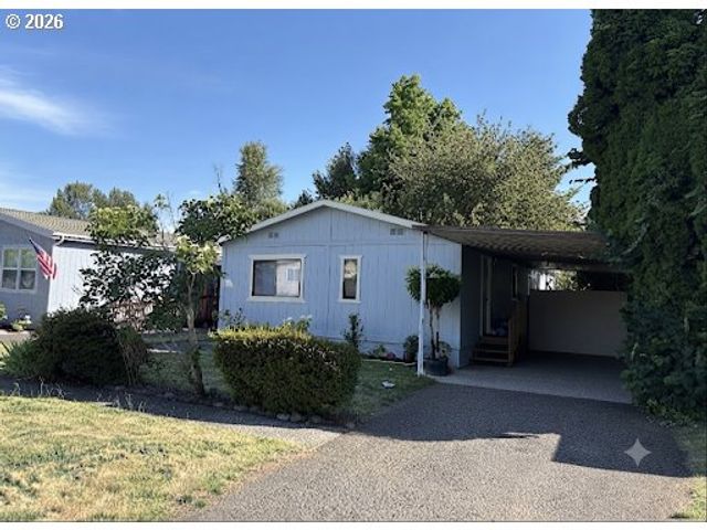 18780 CENTRAL POINT Rd 7, Oregon City, OR 97045