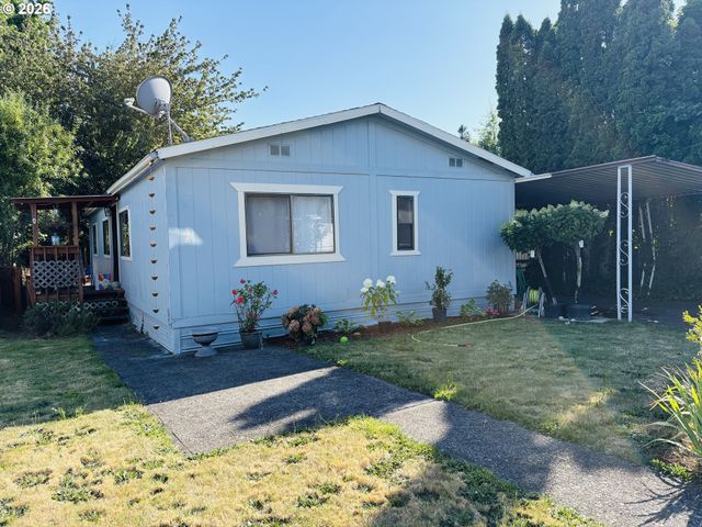 18780 CENTRAL POINT Rd 7, Oregon City, OR 97045