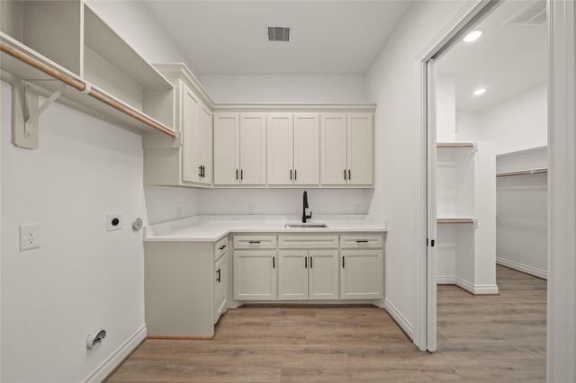 13107 Willow Drive, Needville, TX 77461