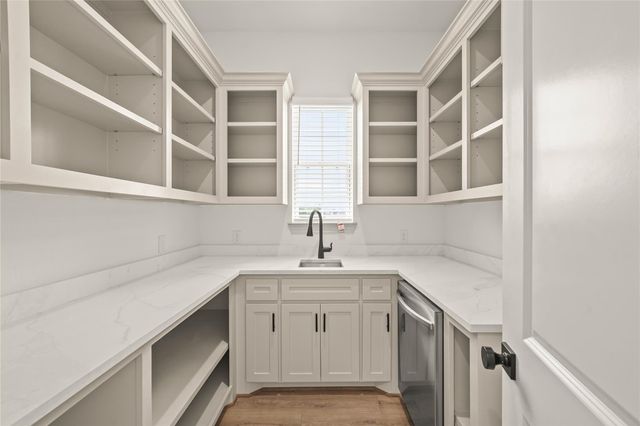 13107 Willow Drive, Needville, TX 77461