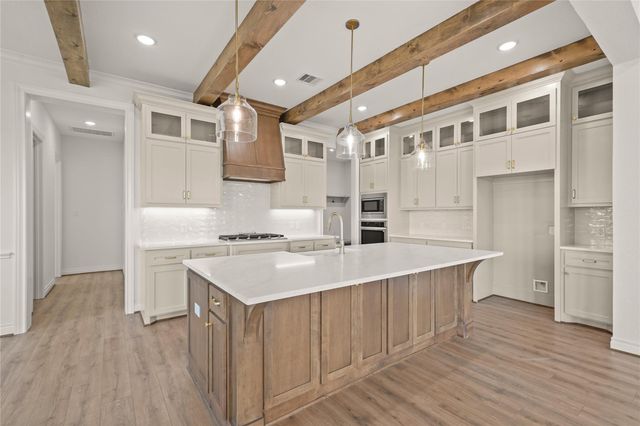 13107 Willow Drive, Needville, TX 77461